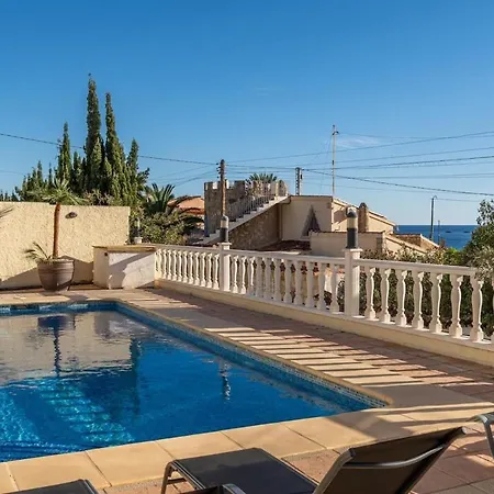 Vila 200m From The Beach, Jacuzzi, Swimming Pool, Bbq