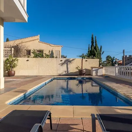 200m From The Beach, Jacuzzi, Swimming Pool, Bbq Vila Calpe