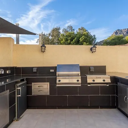 200m From The Beach, Jacuzzi, Swimming Pool, Bbq Vila