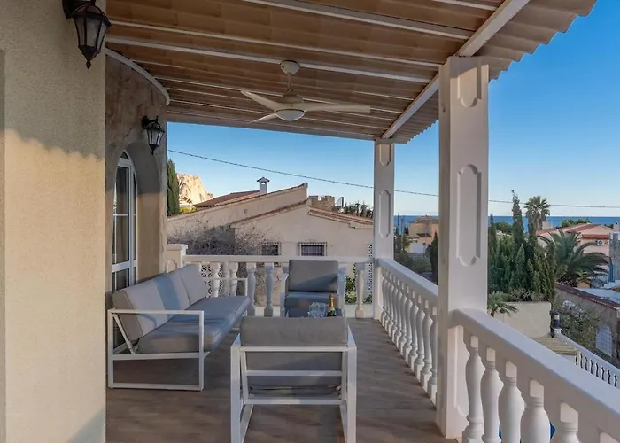 200m From The Beach, Jacuzzi, Swimming Pool, Bbq Villa *