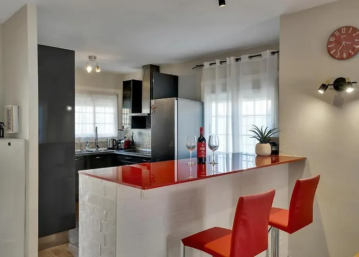 Villa 200m From The Beach, Jacuzzi, Swimming Pool, Bbq