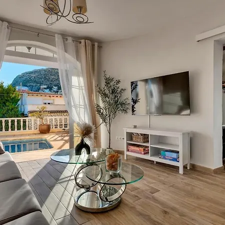 200m From The Beach, Jacuzzi, Swimming Pool, Bbq * Calp