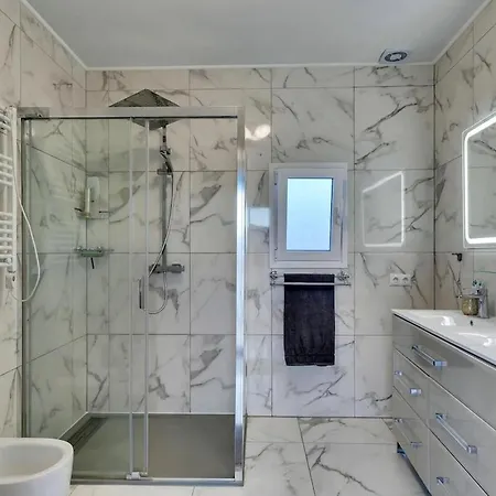 200m From The Beach, Jacuzzi, Swimming Pool, Bbq كاليبي