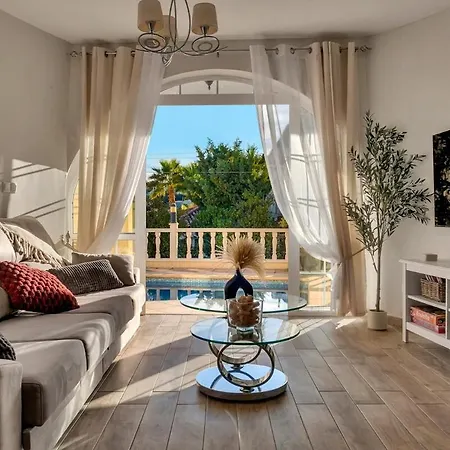 فيلة 200m From The Beach, Jacuzzi, Swimming Pool, Bbq *