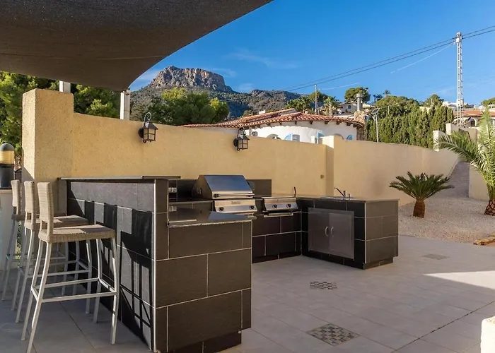 200m From The Beach, Jacuzzi, Swimming Pool, Bbq فيلة كاليبي