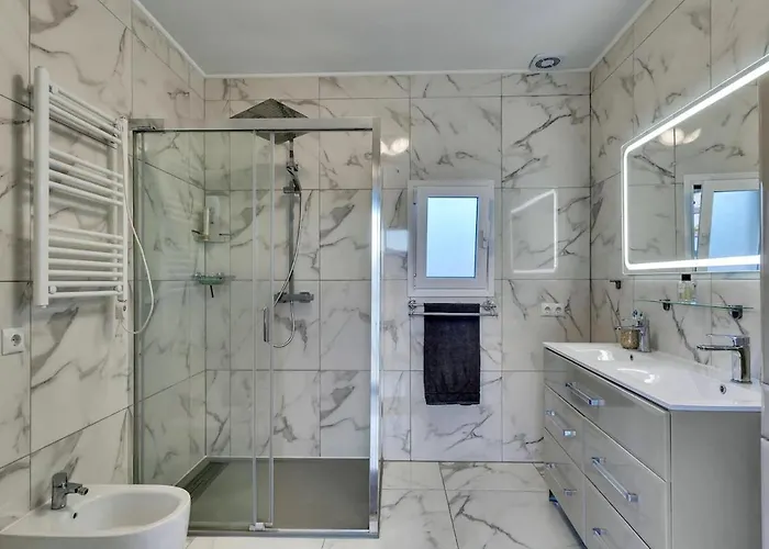 200m From The Beach, Jacuzzi, Swimming Pool, Bbq كاليبي