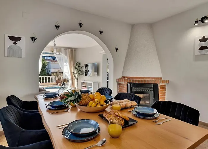 200m From The Beach, Jacuzzi, Swimming Pool, Bbq كاليبي